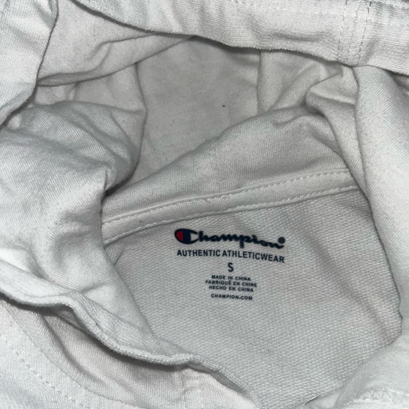 Light weight pull over Champion hoodie - Picture 5 of 6